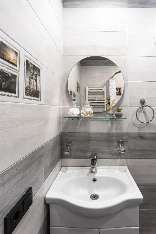 Hotelise I Tonic Apartment Jerevan Buitenkant foto